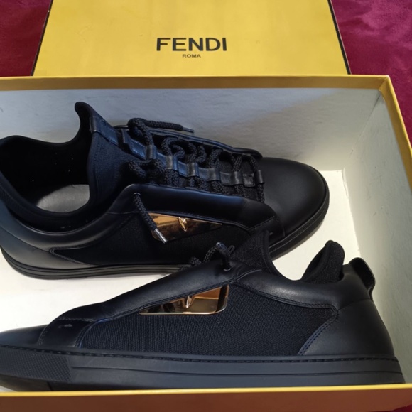 FENDI SNEAKERS
